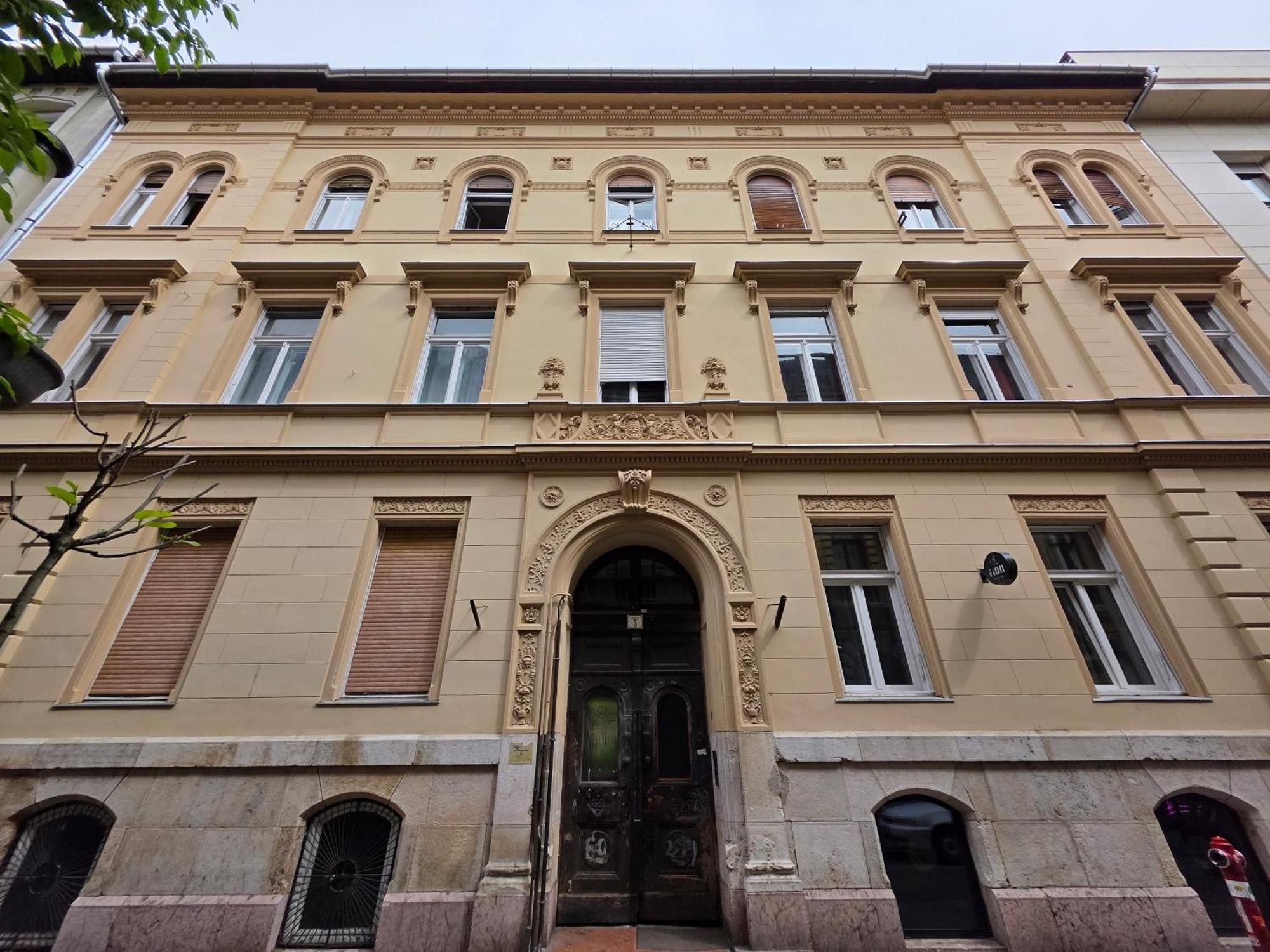 Artlovers' Flat - Kazinczy Street Budapeste Exterior foto